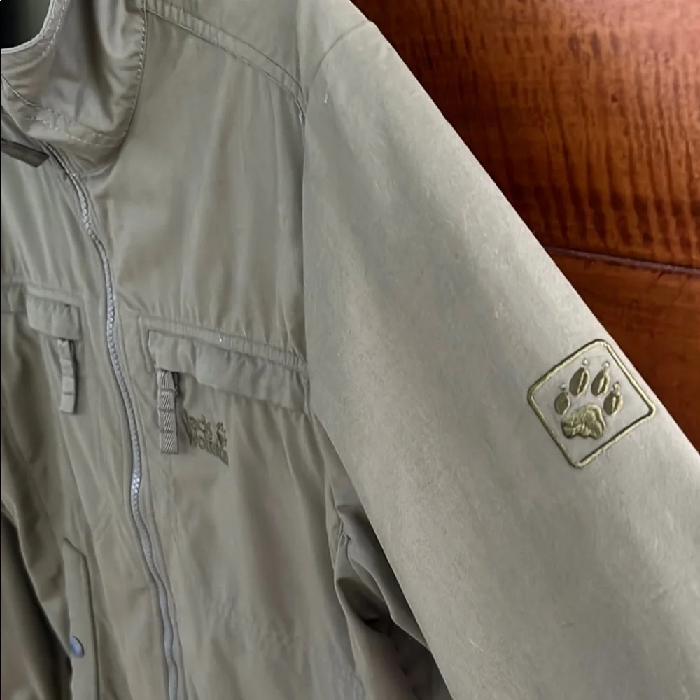 🫒Like New Olive Camio Jacket by Jack Wolfskin | Lightweight | NWOT Men’s Small